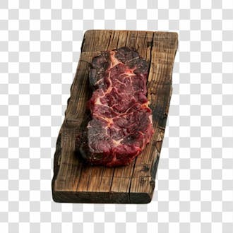 Carne bovina sobre tábua de madeira png transparente