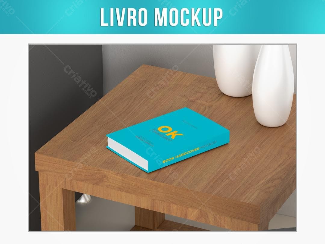 Mockup Realista de Livro Capa Dura em Mesa de Madeira