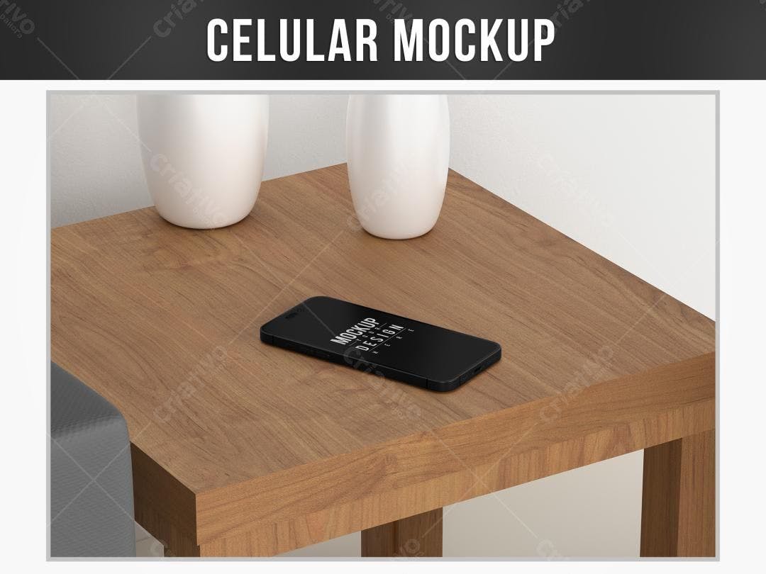 Mockup Realista de Celular em Mesa de Madeira
