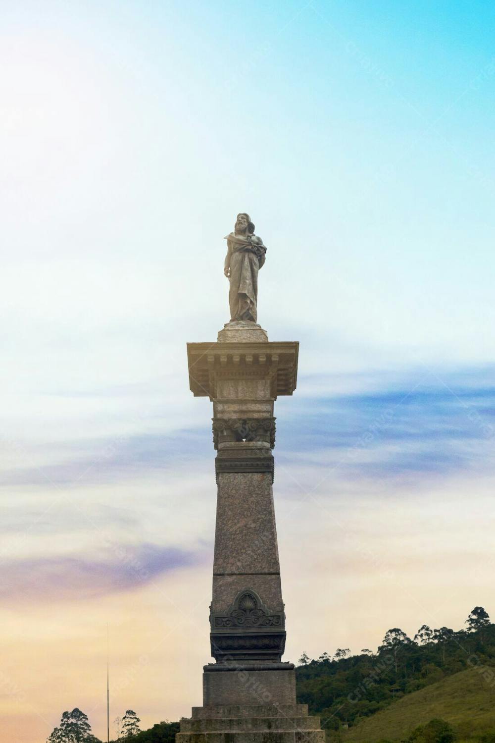 Imagem Fotografia Estátua Tiradentes   Inconfidentes   Ouro Preto  Minas Gerais   Brasil  (3)