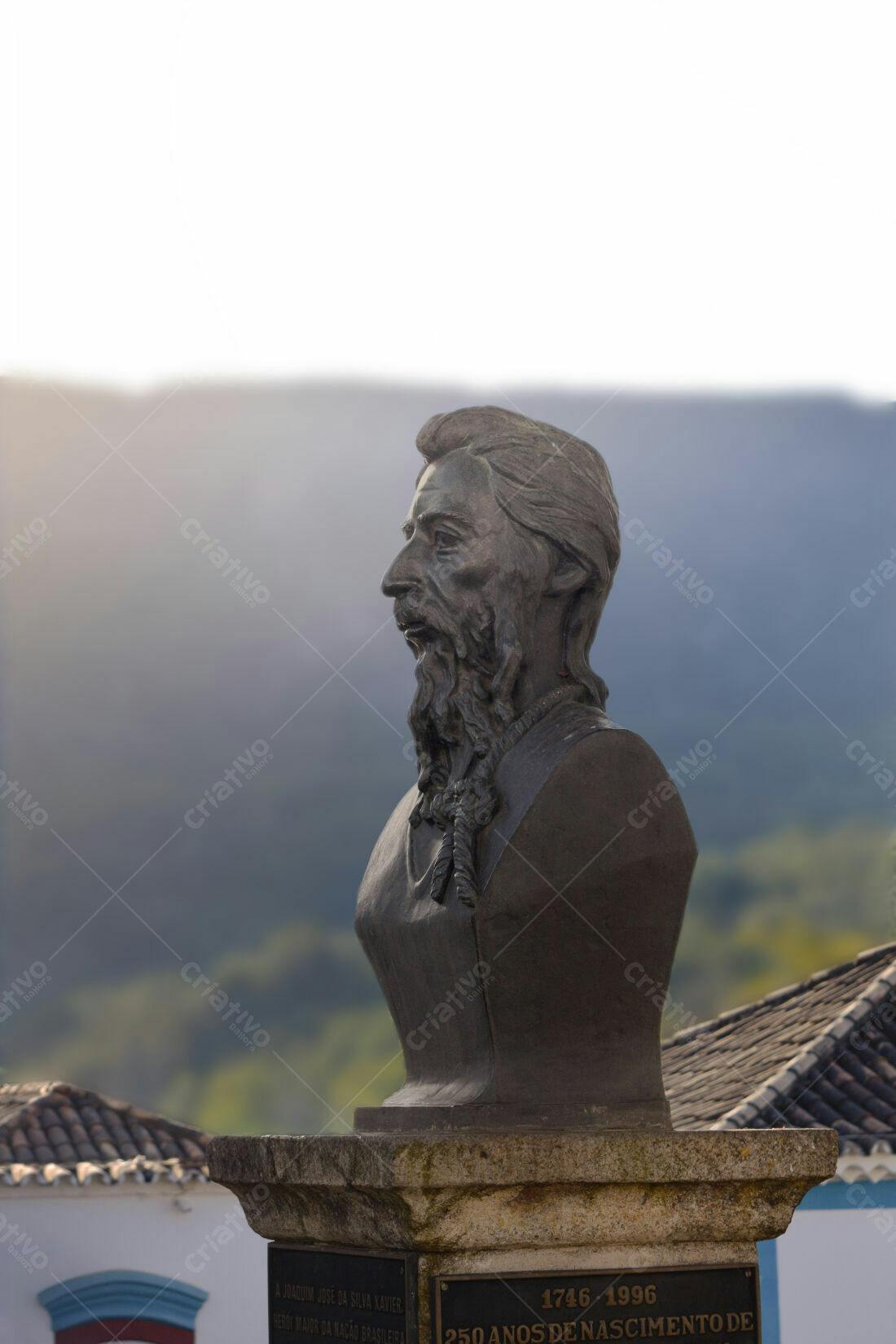 Busto de Joaquim José da Silva Xavier em praça