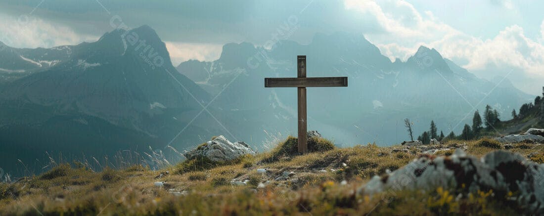 Cruz em Montanha Paisagem Serrana