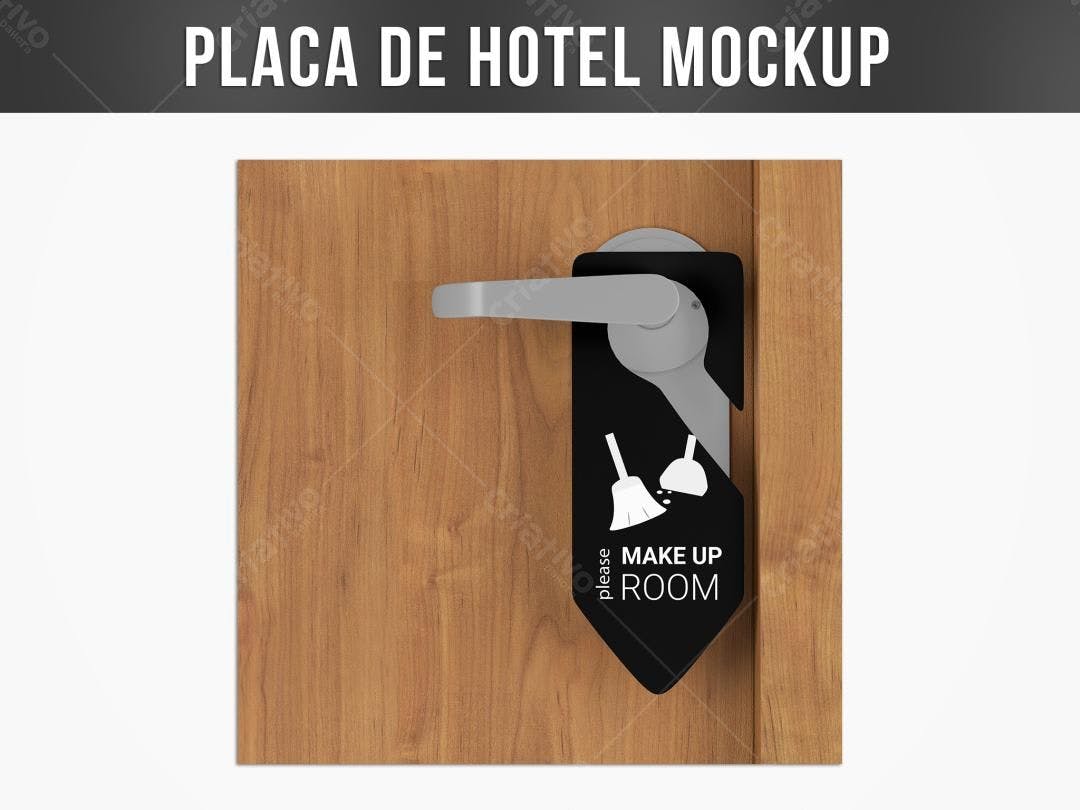 Mockup Realista de Placa de Hotel em Porta de Madeira