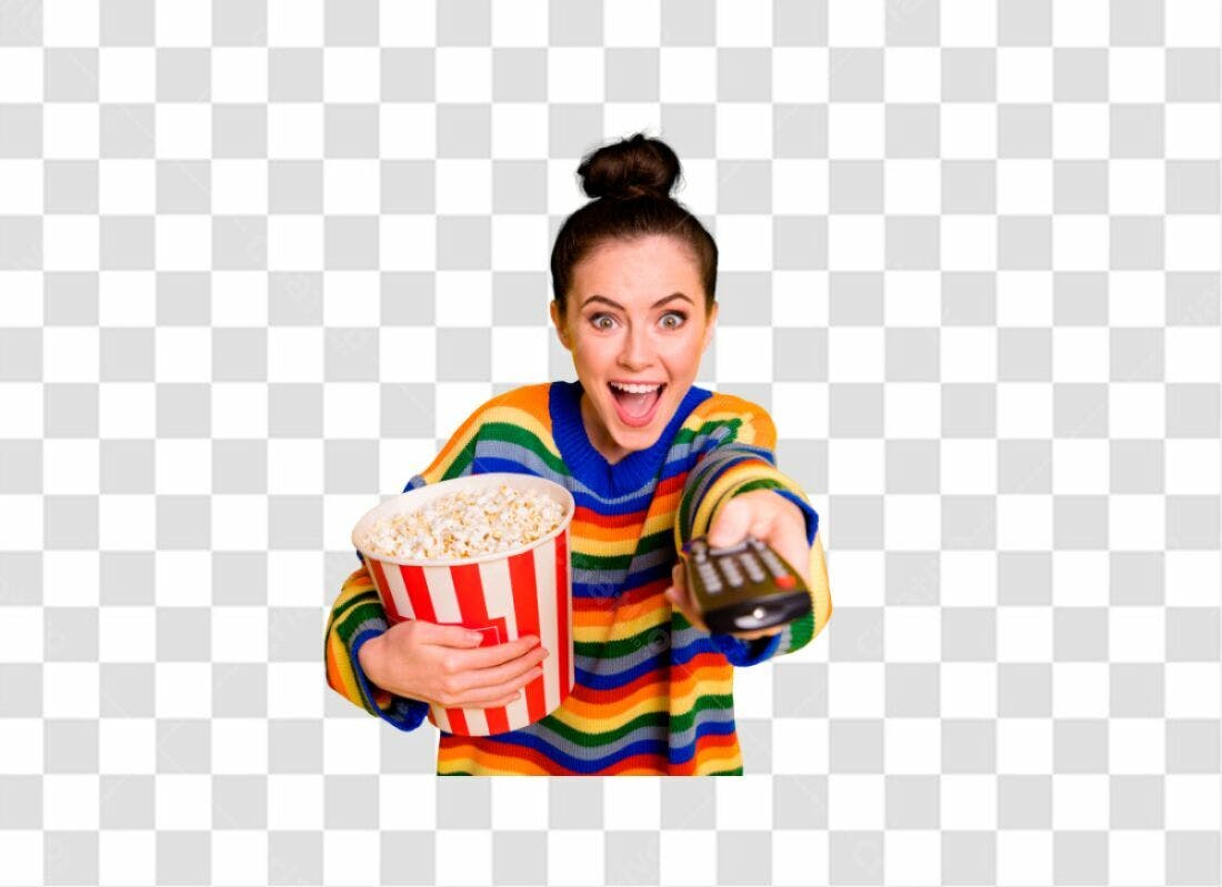 Imagem PNG com fundo transparente Mulher assistindo TV com pipoca