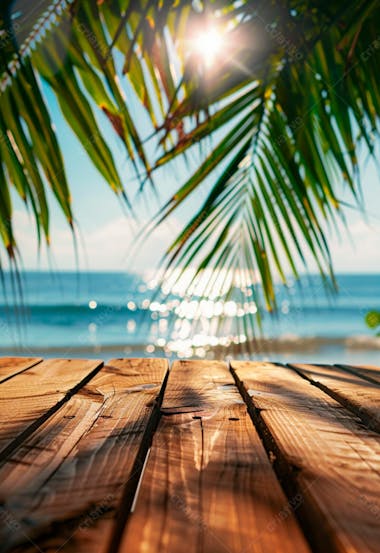 Imagem de fundo do mar, com palmeira e a luz do sol brilhando