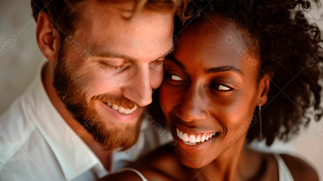 Casal apaixonado sorrindo retrato íntimo