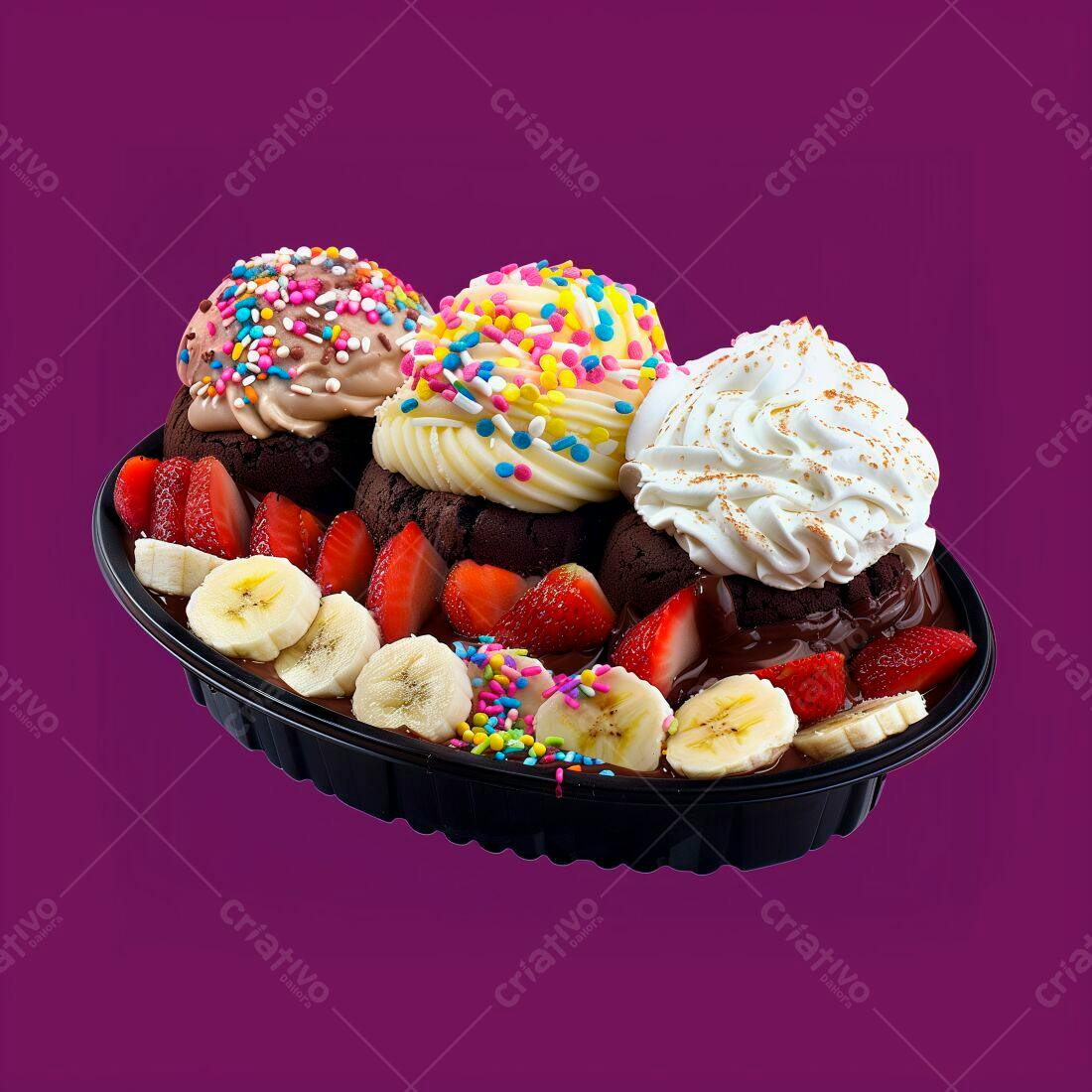 Sobremesa de brownie com morangos e banana