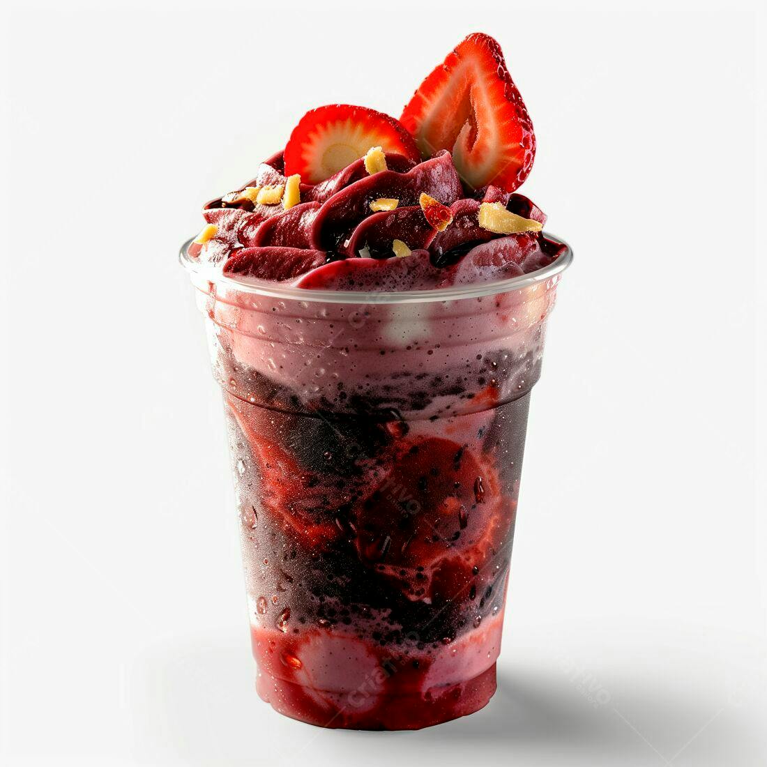 Açaí com morango em copo plástico