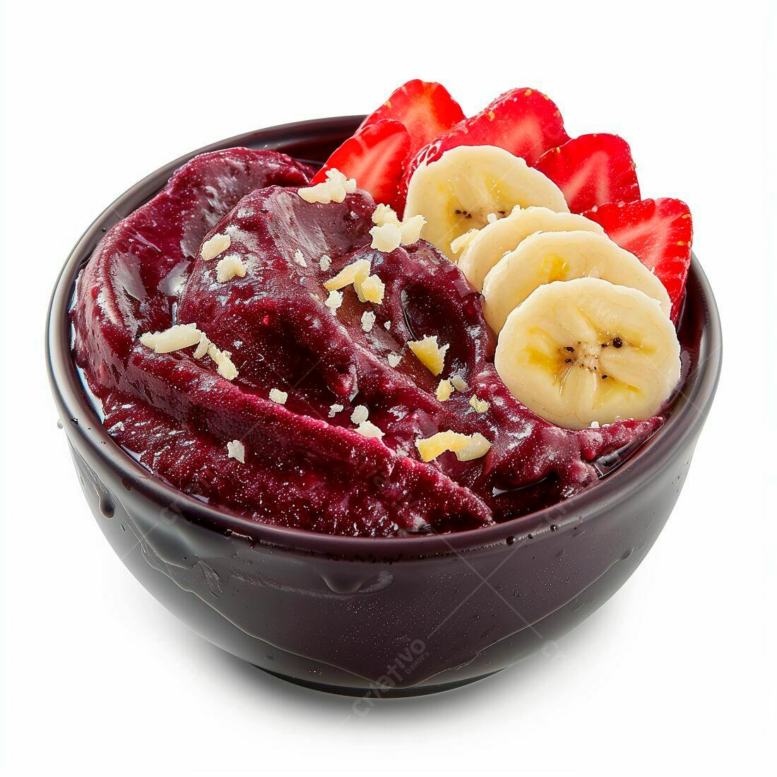 Açaí com banana e morango em bowl