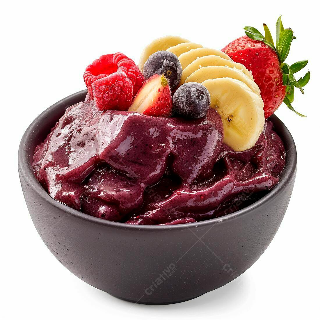 Açaí com frutas vermelhas e banana