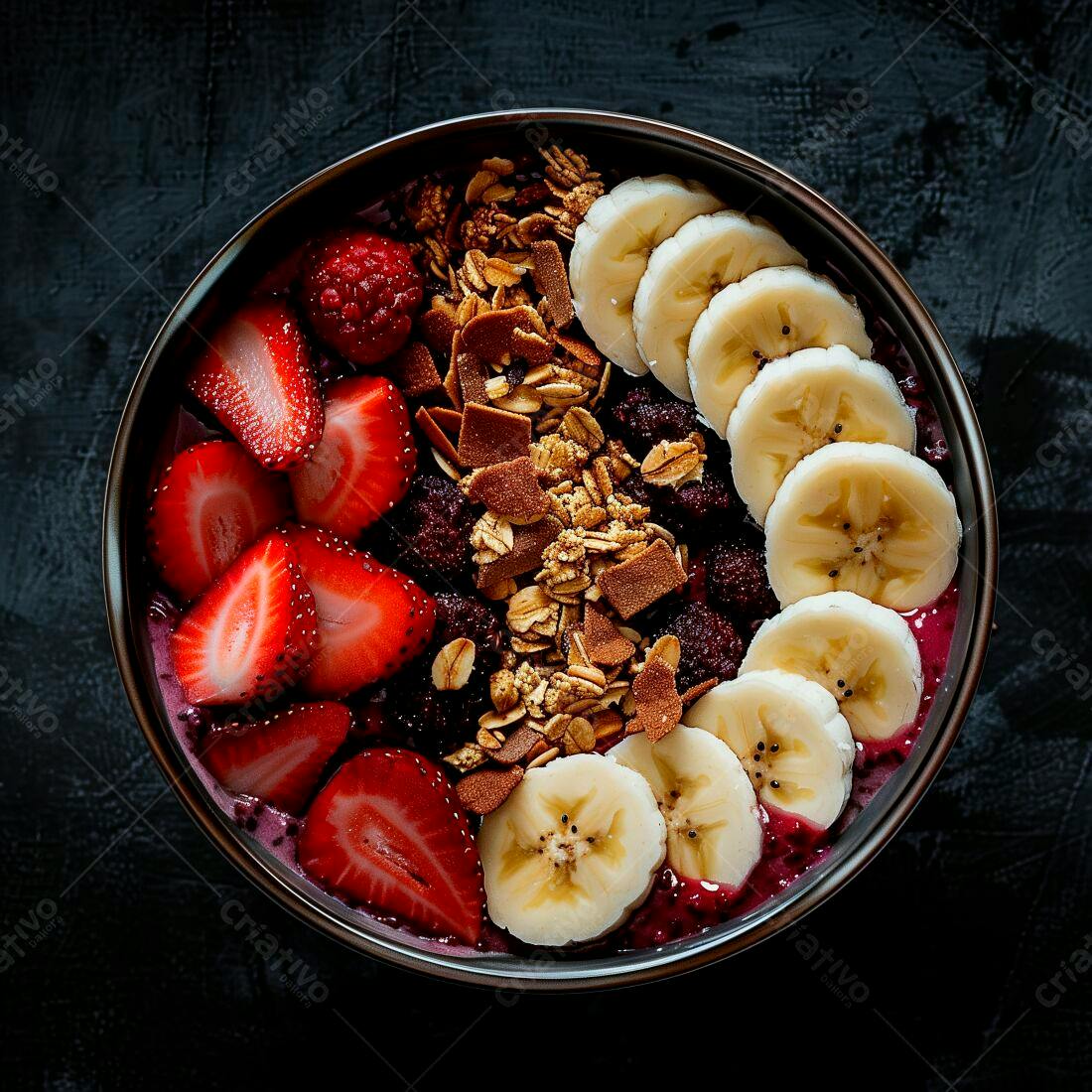 Açaí Bowl com Morangos e Banana