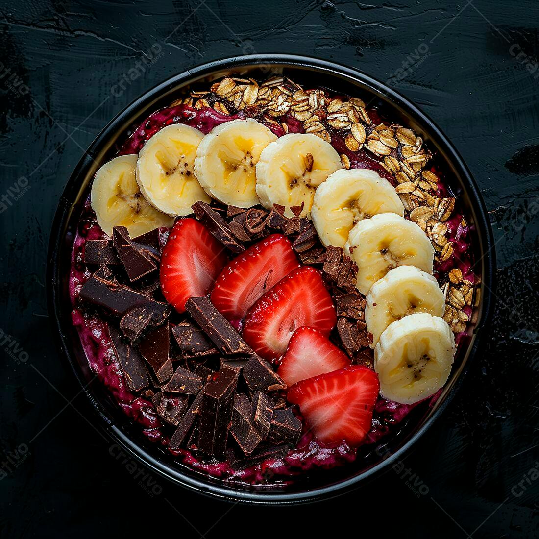 Açaí com banana morango e chocolate