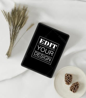 Computador tablet na mesa psd mockup