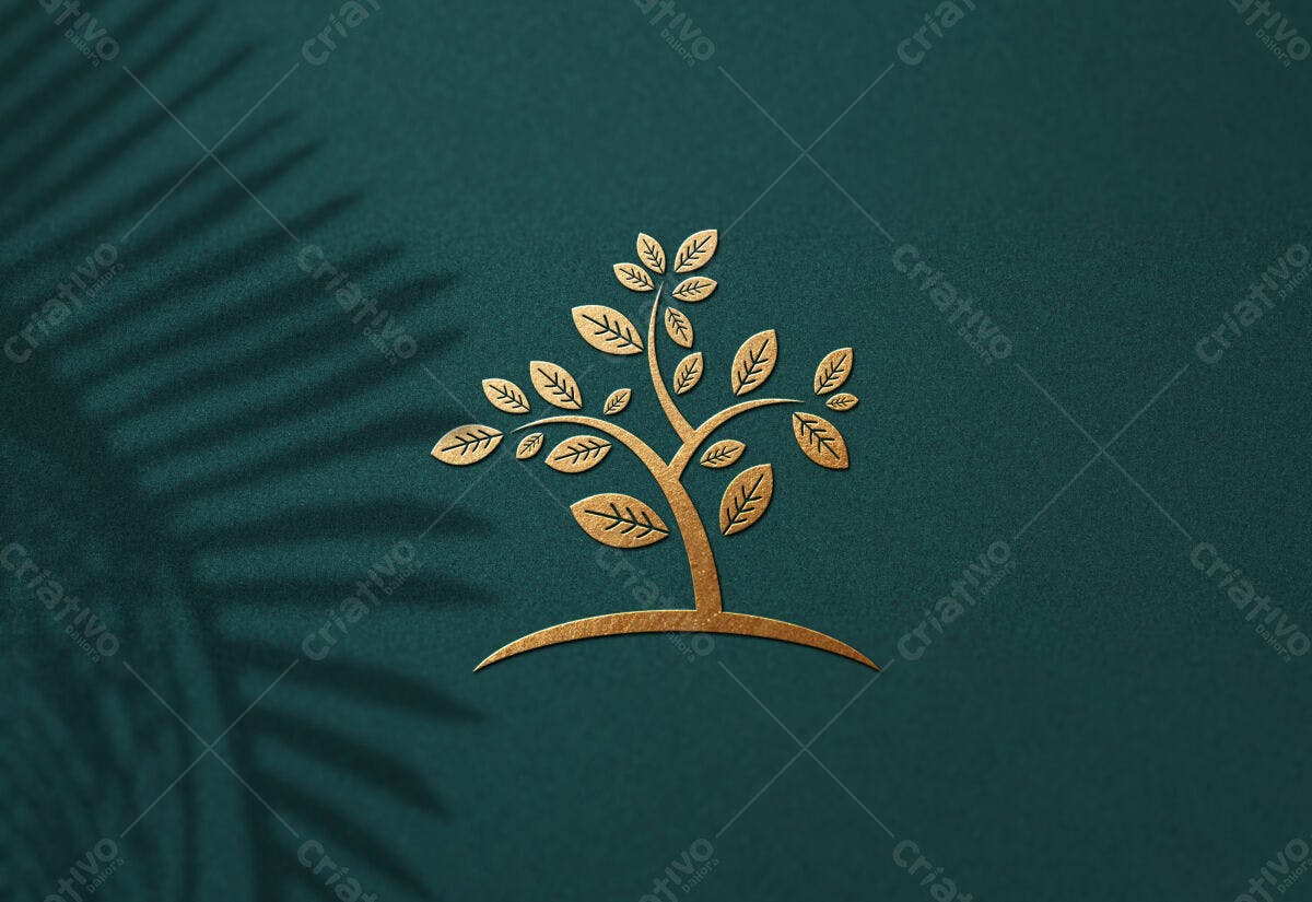 Logo Árvore Dourada em Verde Escuro PSD Editável