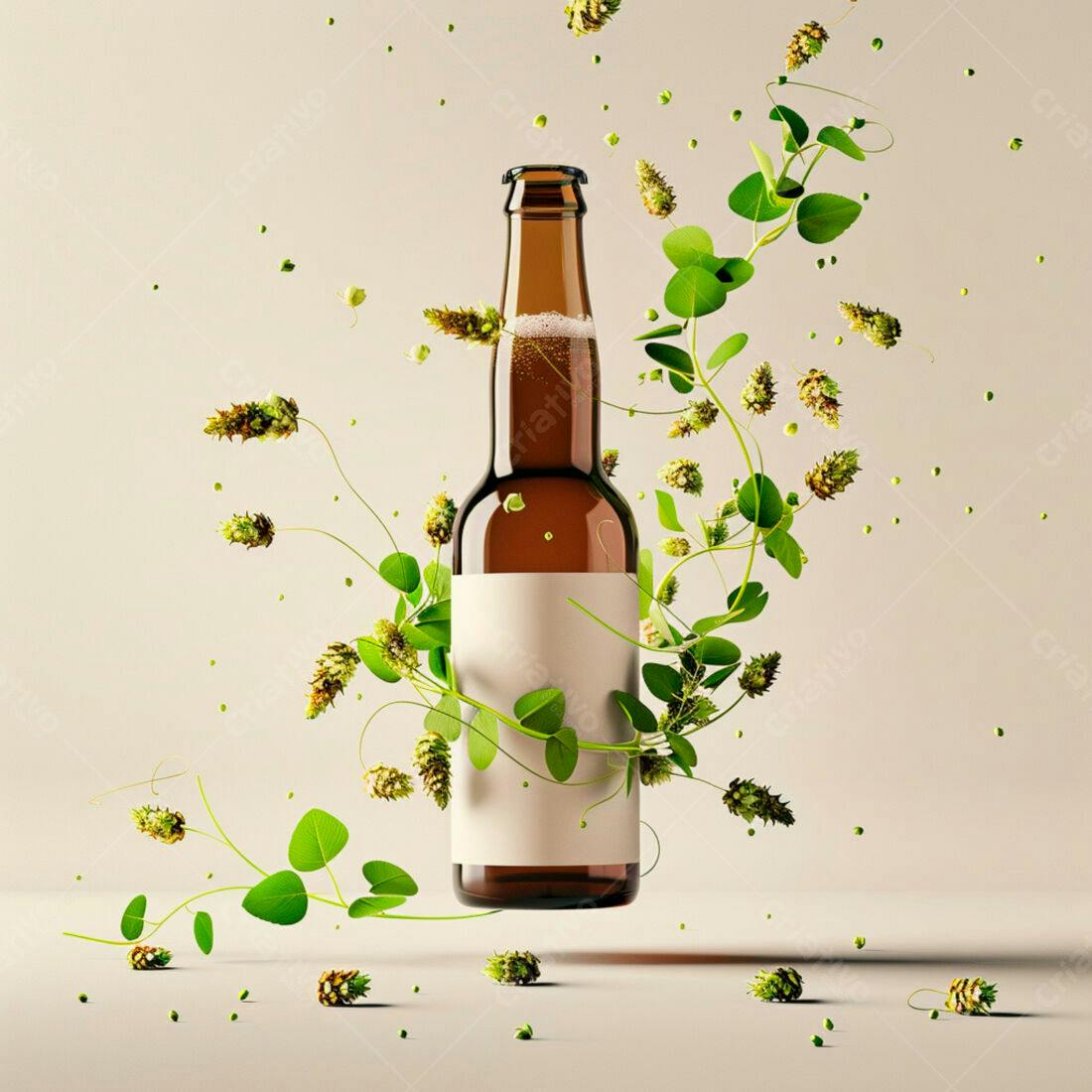 Garrafa de cerveja artesanal com lúpulo