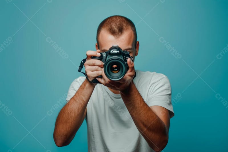Imagem de um fotógrafo segurando sua camera fotografica 1