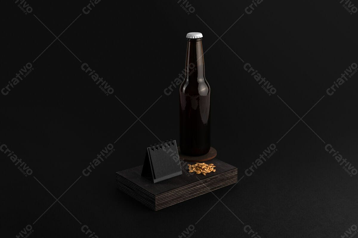 Mockup Garrafa Cerveja e Calendário PSD Editável