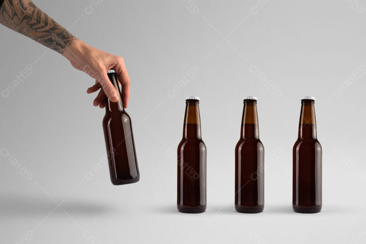 Modelo de Garrafa de Cerveja PSD Editável