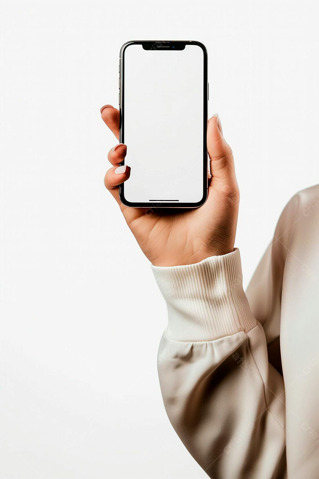 Mão segurando smartphone tela branca