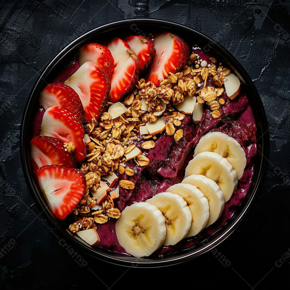 Açaí Bowl com Morangos e Granola