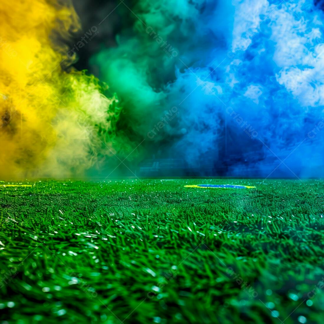 Campo de futebol com fumaça colorida