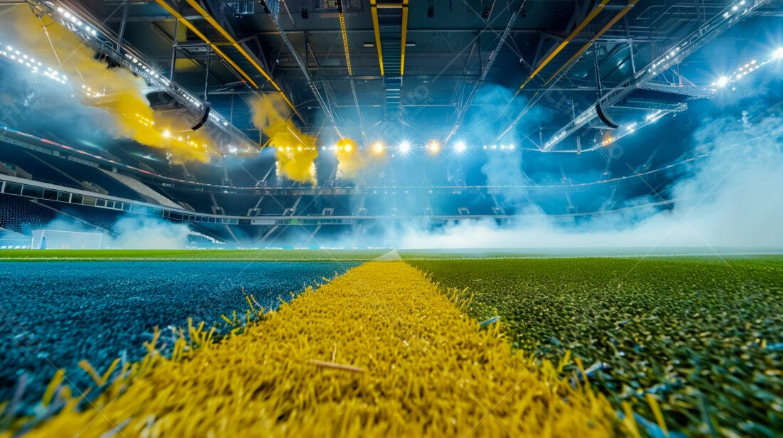 Estádio de futebol com fumaça colorida