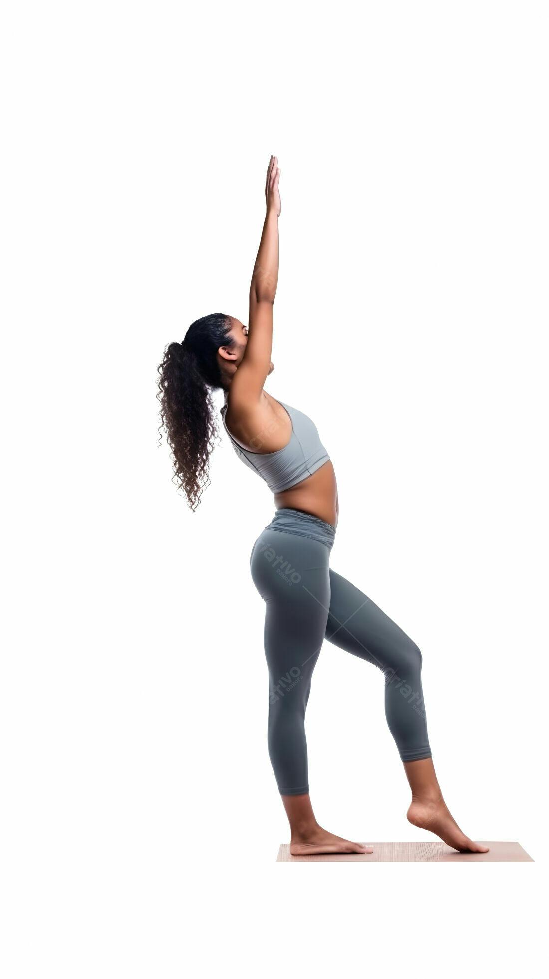 Mulher praticando yoga em pose de alongamento