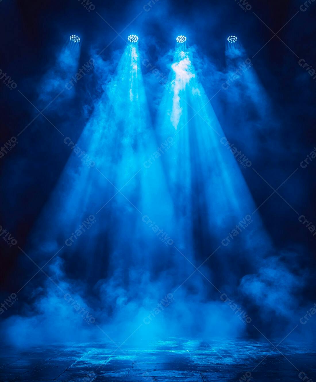 Palco com iluminação azul e névoa