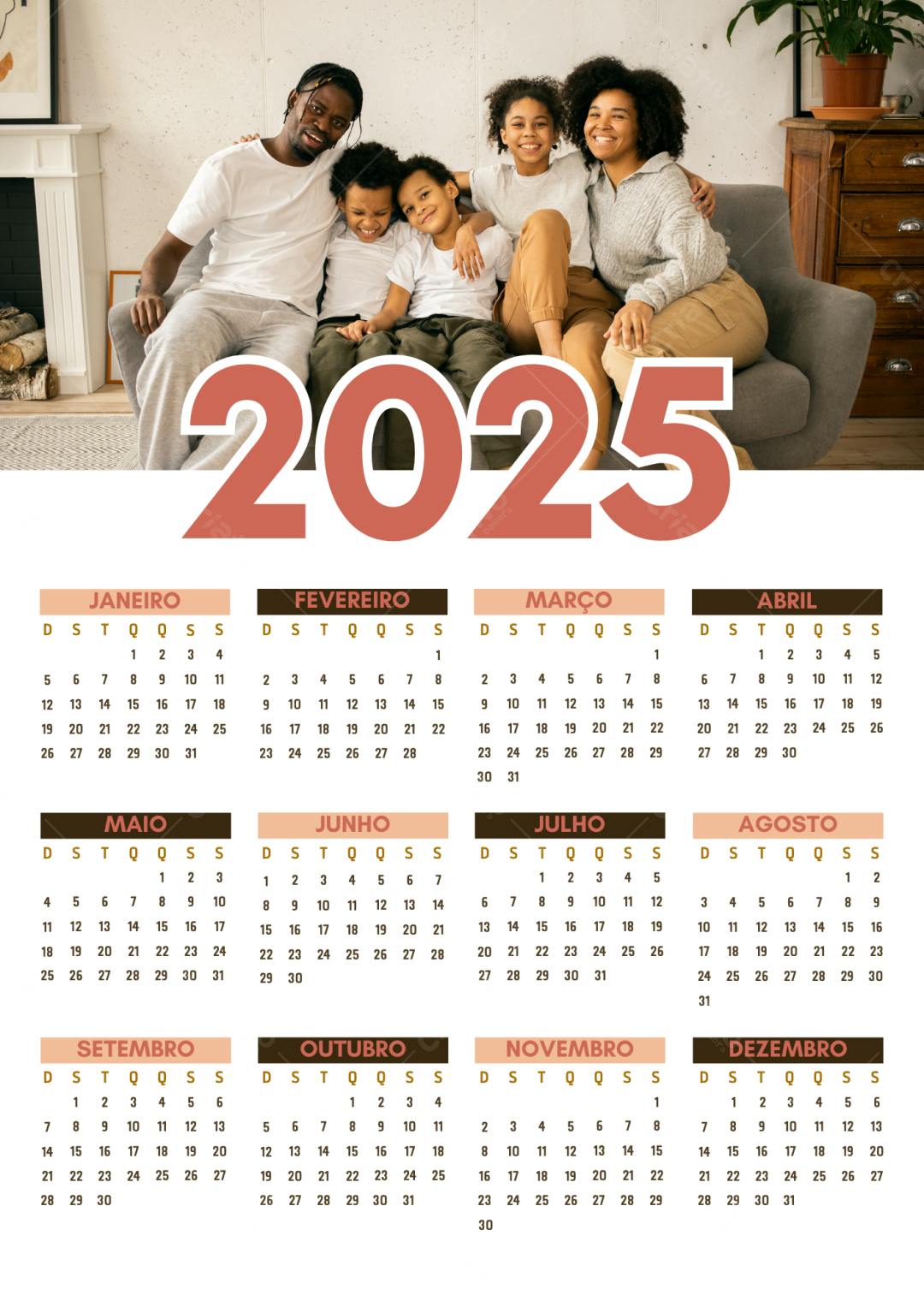 Calendário 2025 Família Afro Família Fotografia Rosa e Marrom Editável no Canva