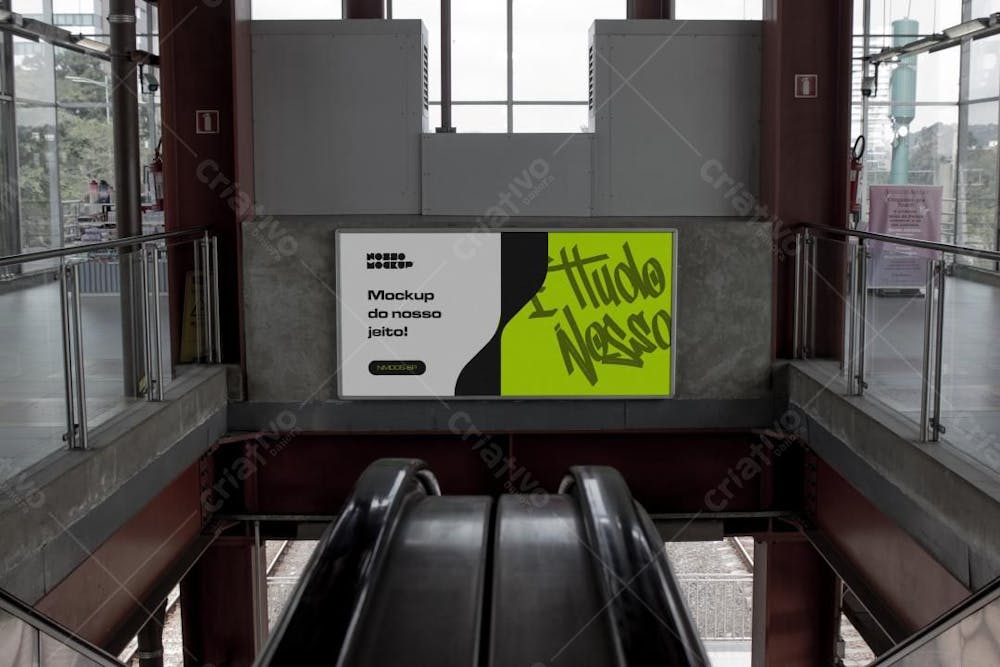 Mockup Poster Na Estação Metrô São Paulo