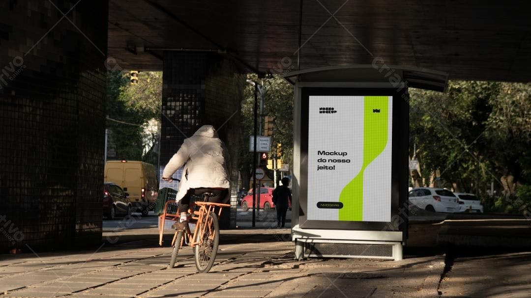Mockup Realista de Outdoor em Cena Urbana