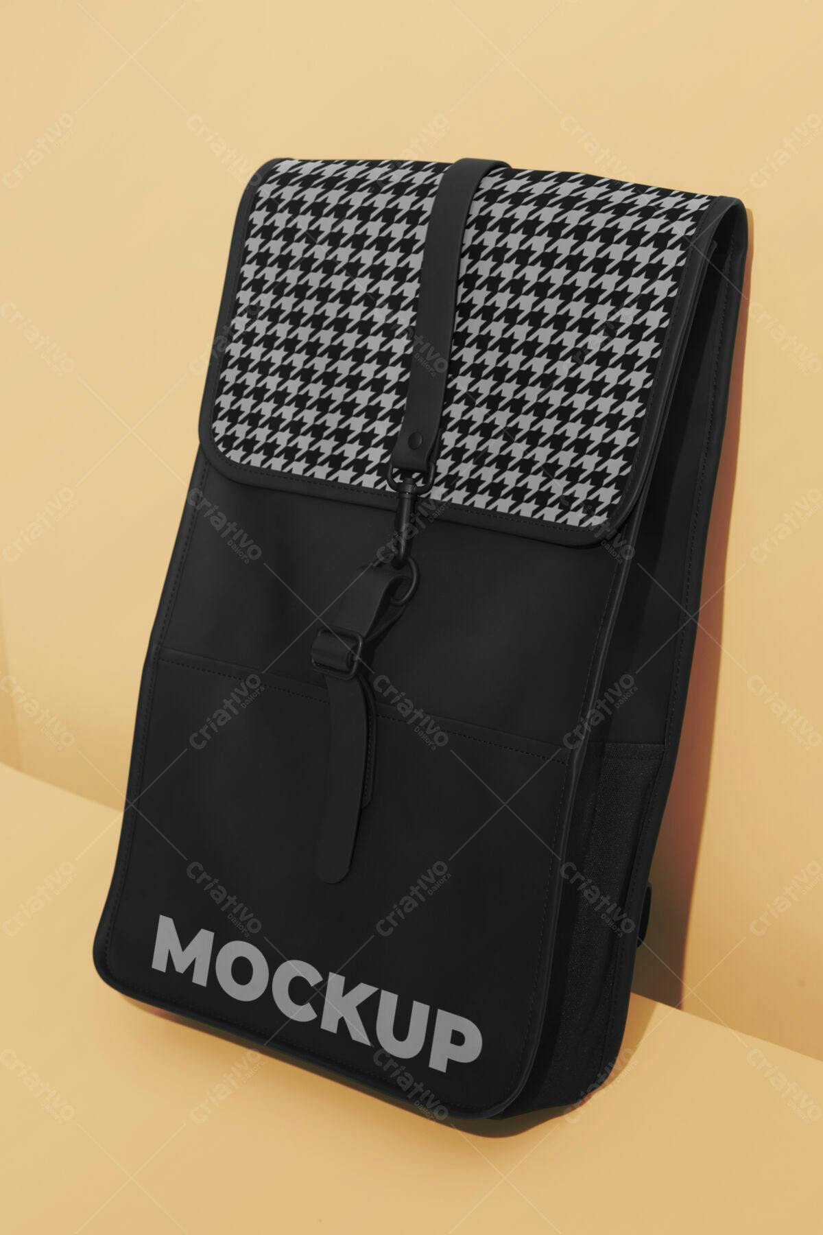 Mochila Preta e Branca Padronizada PSD Editável