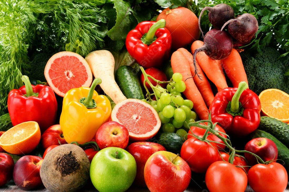 Frutas e legumes frescos e coloridos