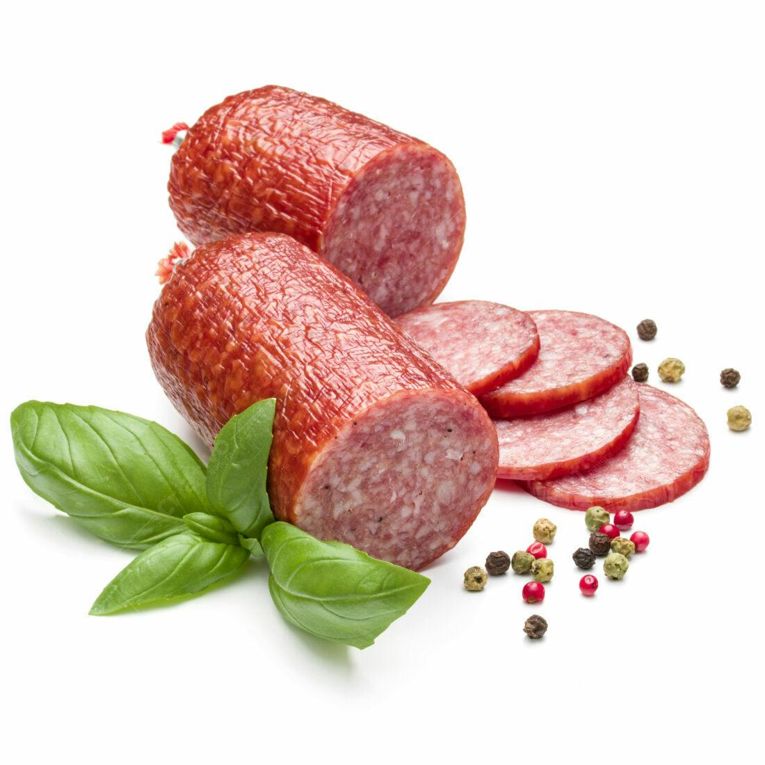 Salame italiano fatiado com manjericão