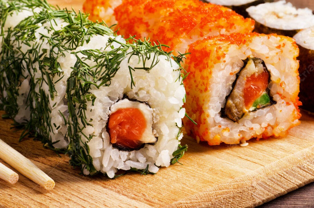 Sushi com Salmão e Dill Frescos