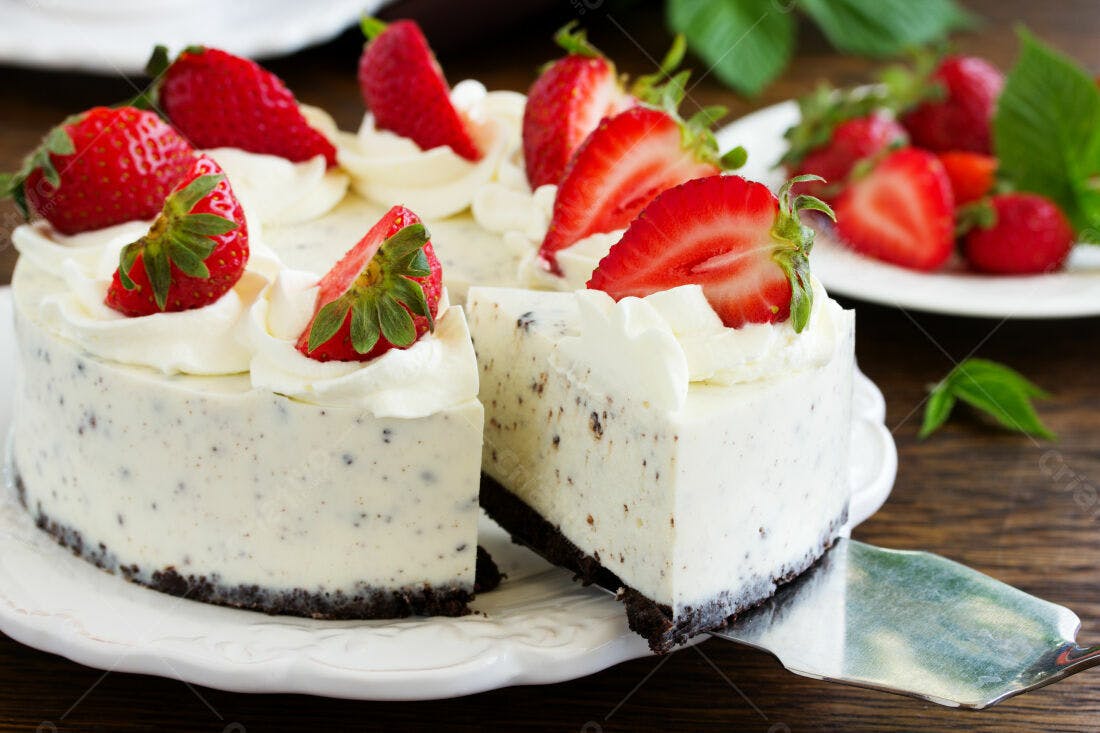 Cheesecake de morango com chantilly