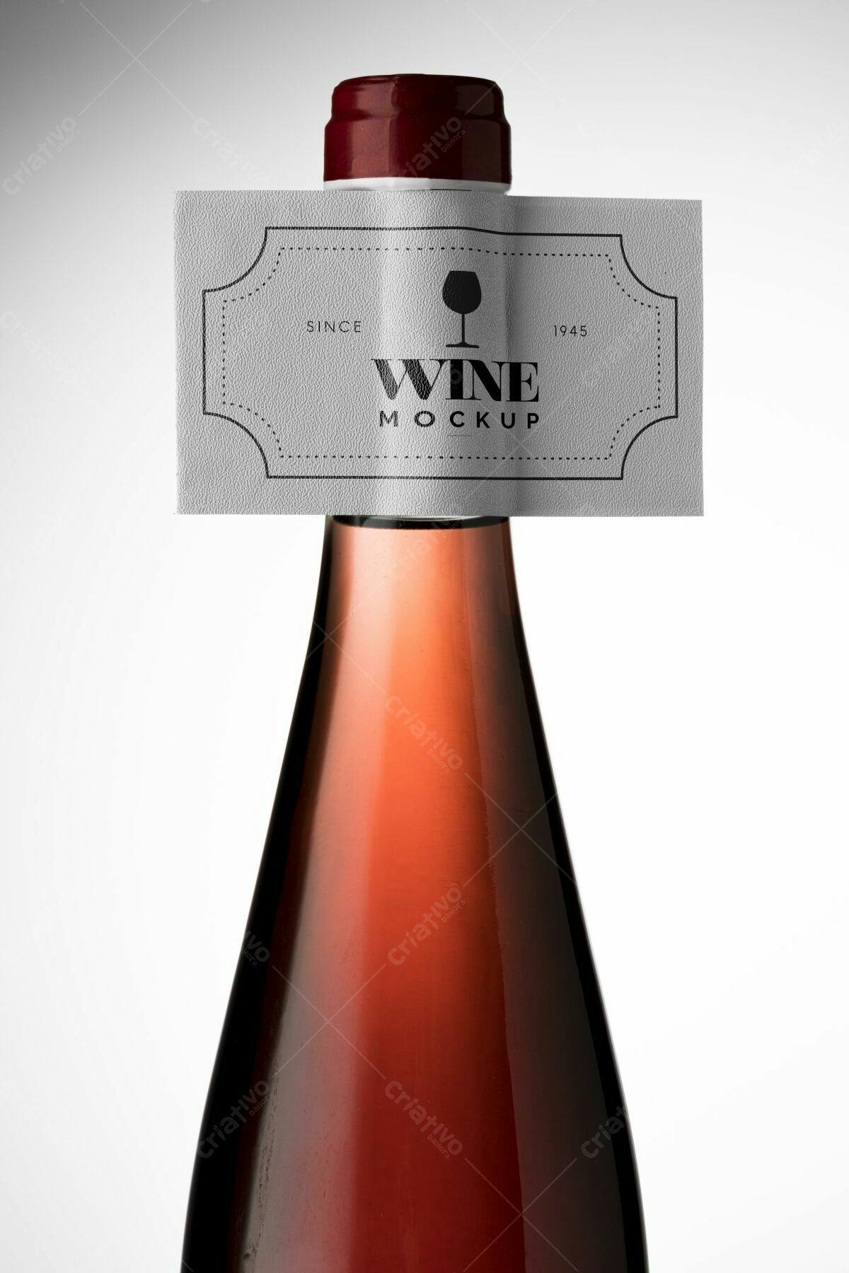 Mockup de Rótulo para Vinho PSD Editável