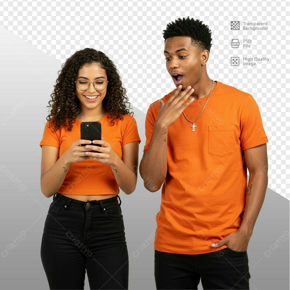 Mockup casal jovem olhando celular PSD Editável