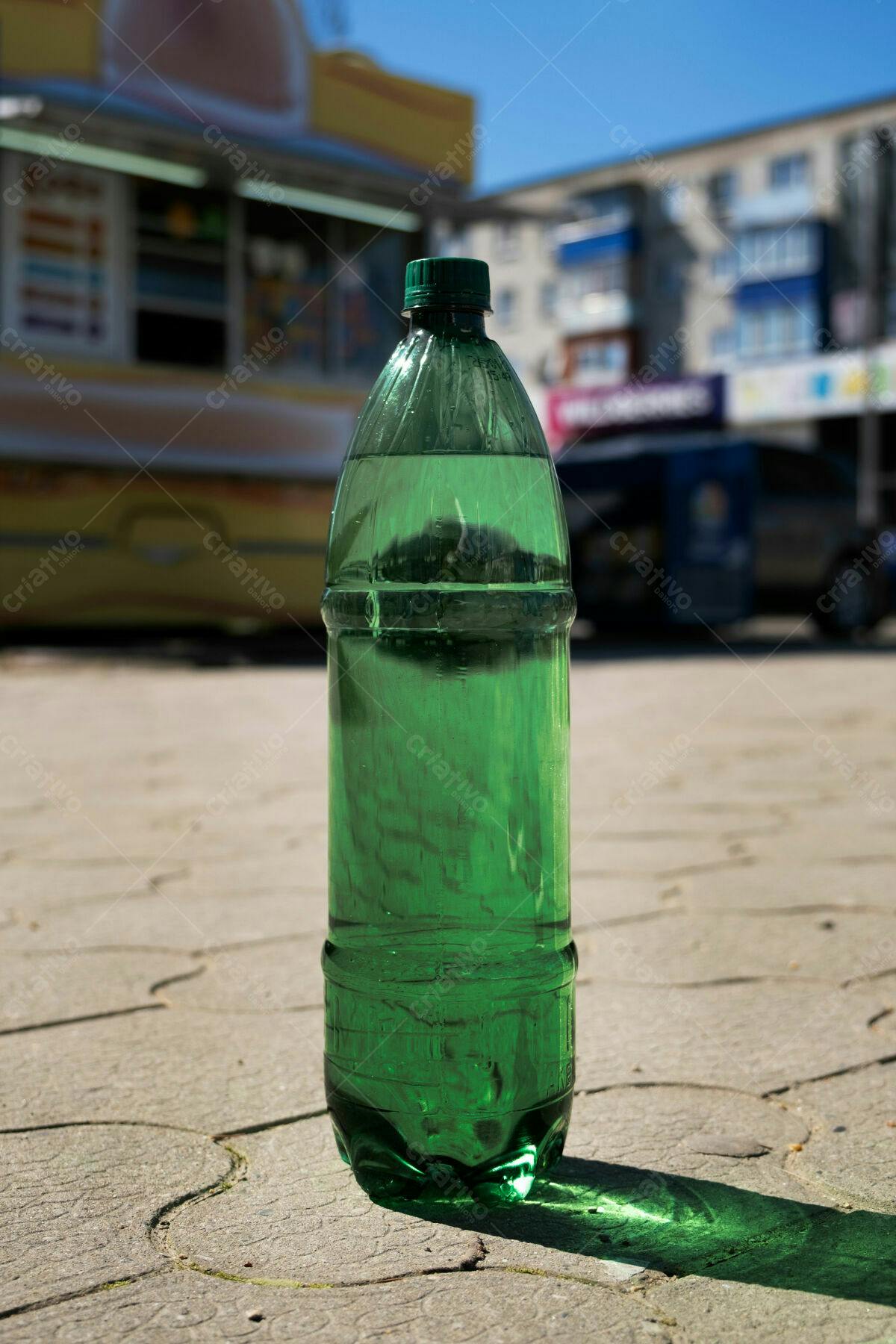 Garrafa de Água Verde PSD Editável