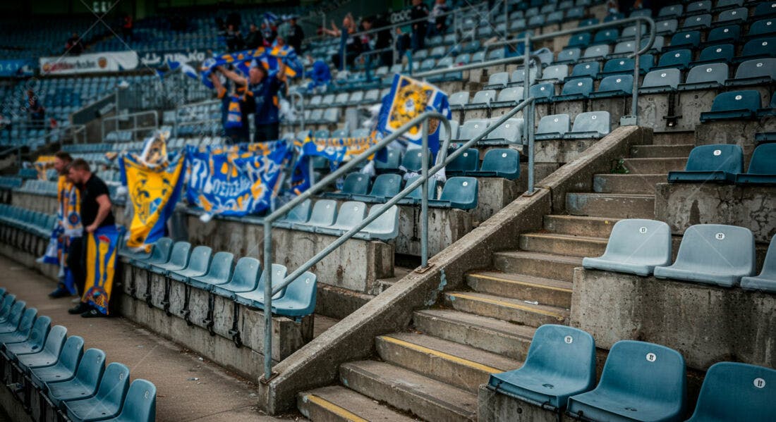 Cadeiras de Estádio Vazias após Jogo