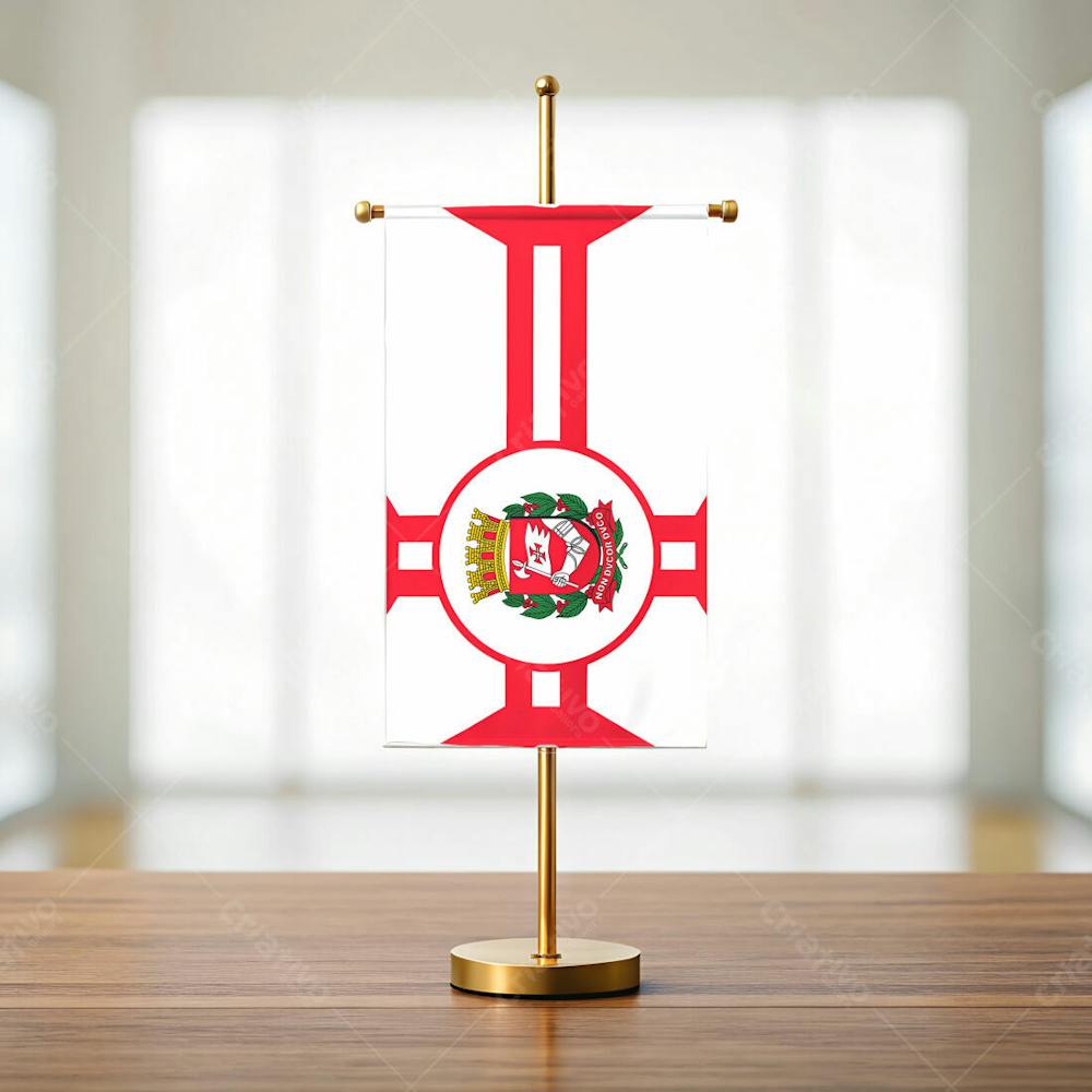 Mini Bandeira Da Cidade De São Paulo Em Cima De Uma Mesa