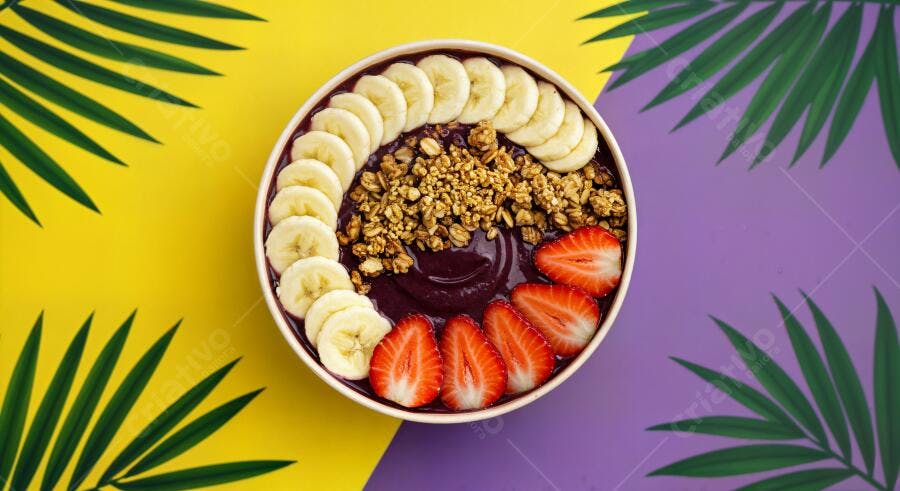 Açaí Bowl com Banana e Morango