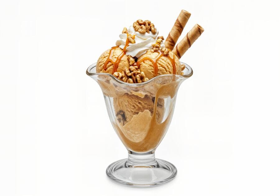 Sorvete de Nozes com Calda de Caramelo