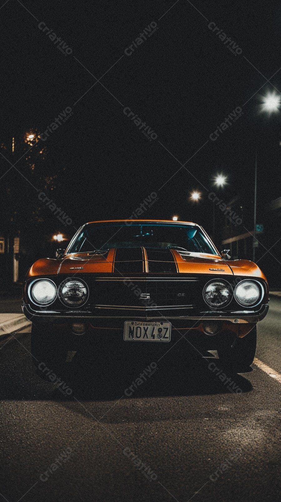 Muscle Car Laranja Noturno