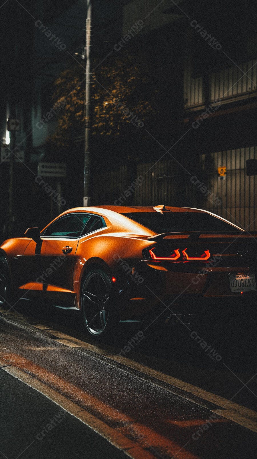 Chevrolet Camaro Dourado Noturno