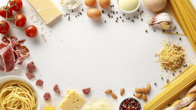 Ingredientes para um prato de espaguete carbonara vistos de cima