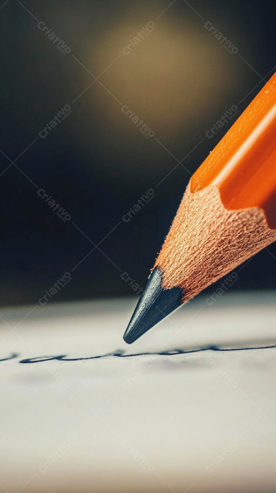 Lápis escrevendo em papel