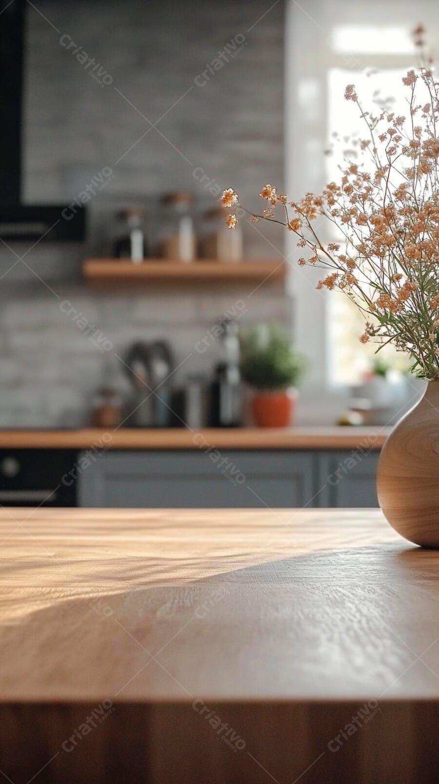 Flores secas em vaso na cozinha moderna