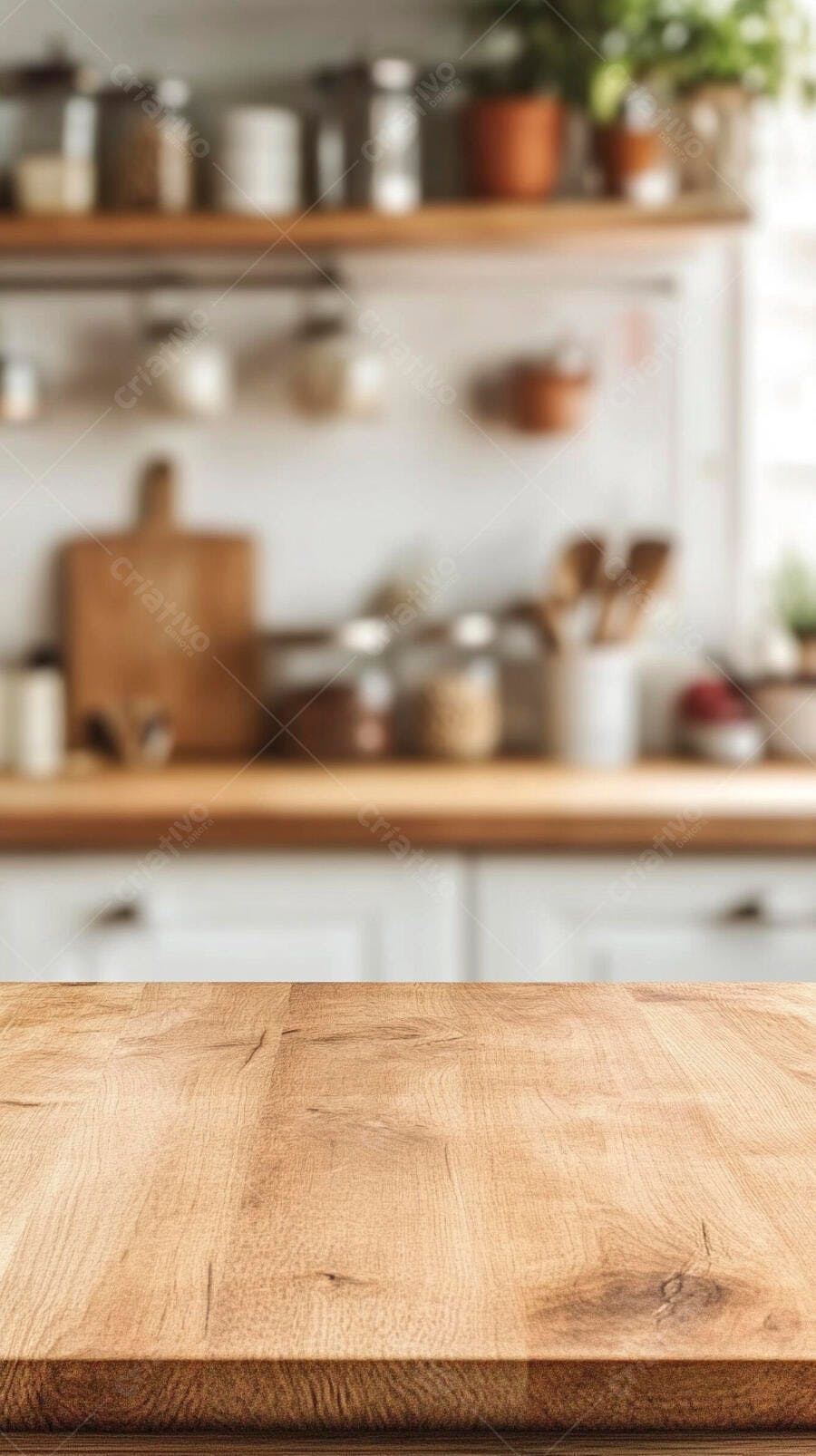 Mesa de madeira em cozinha moderna