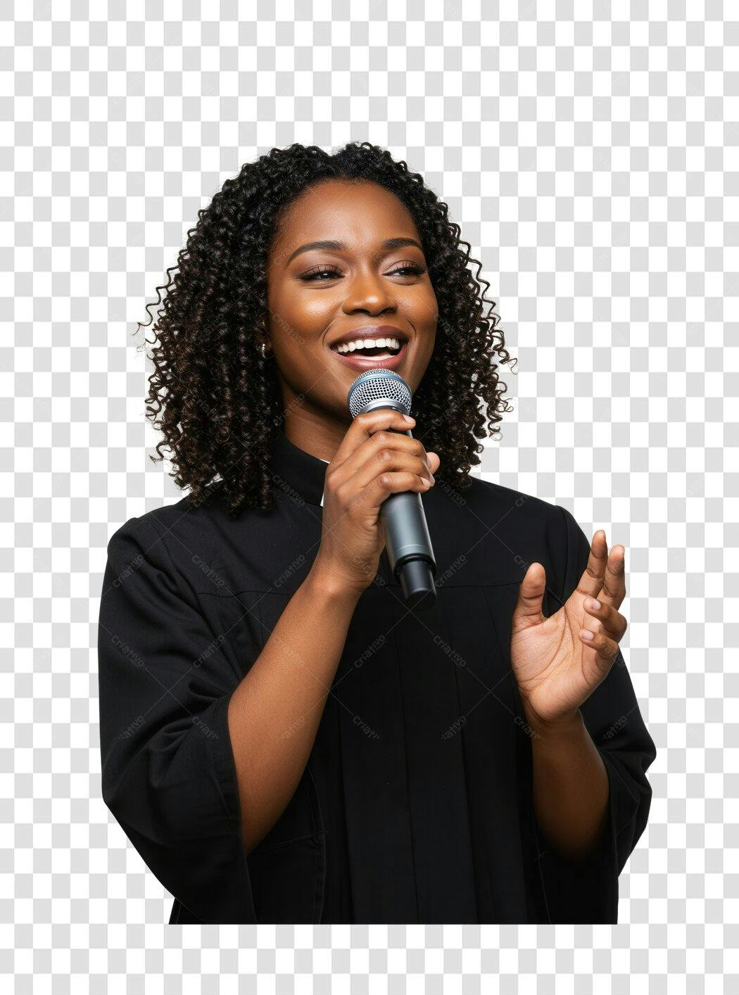 Imagem PNG mulher negra cantando com microfone fundo transparente